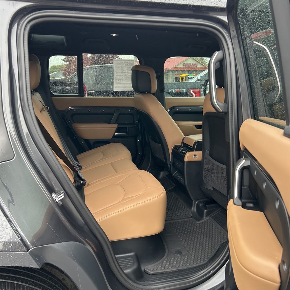 2025 Land Rover Defender 110 P300 S