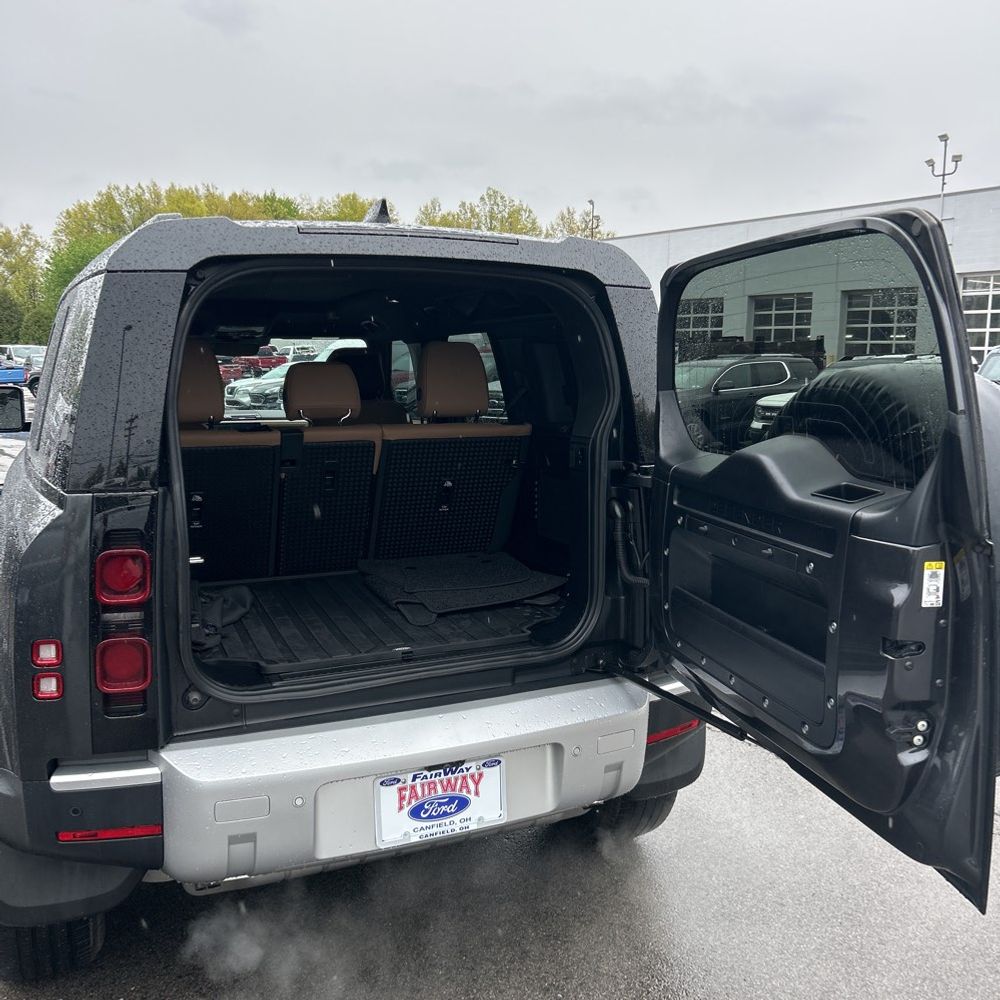 2025 Land Rover Defender 110 P300 S