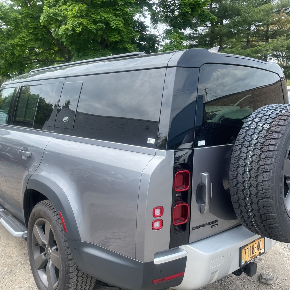 2023 Land Rover Defender 130 SE