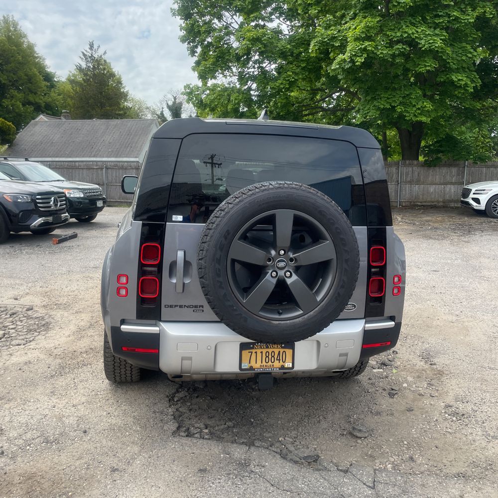 2023 Land Rover Defender 130 SE