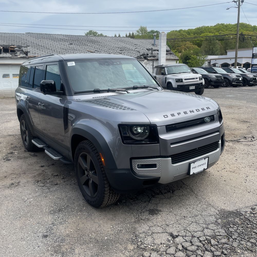 2023 Land Rover Defender 130 SE