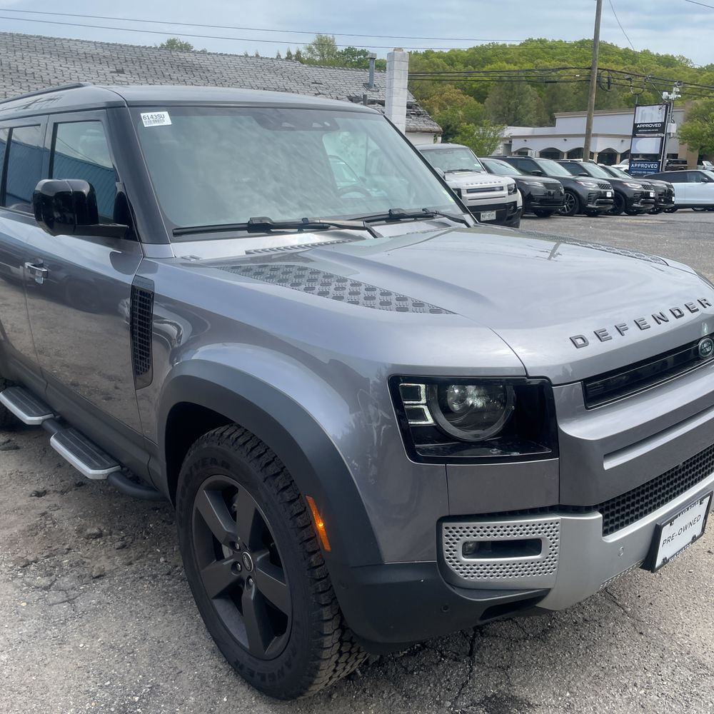 2023 Land Rover Defender 130 SE