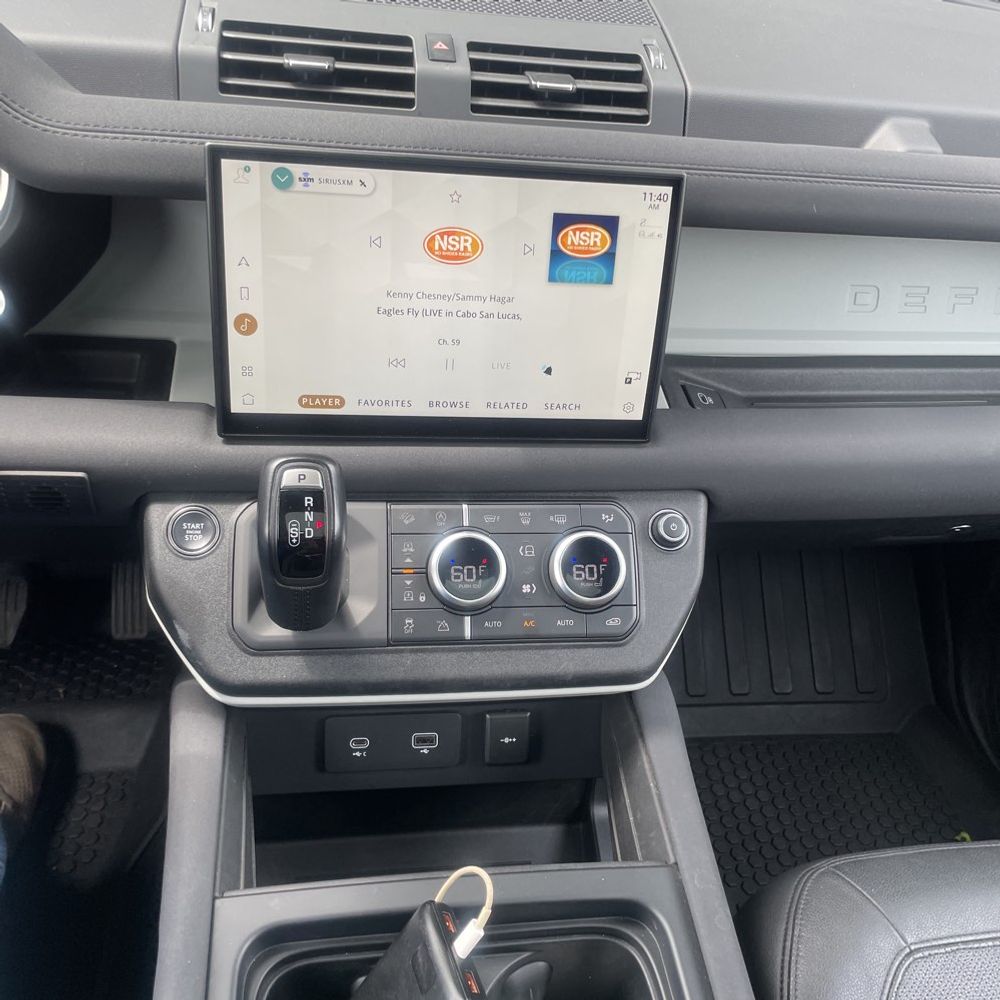 2023 Land Rover Defender 130 SE