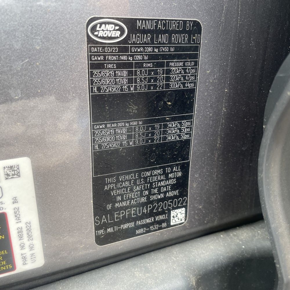 2023 Land Rover Defender 130 SE