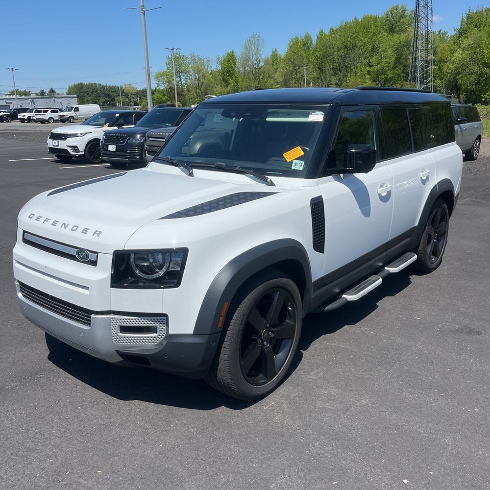 2023 Land Rover Defender 130 SE