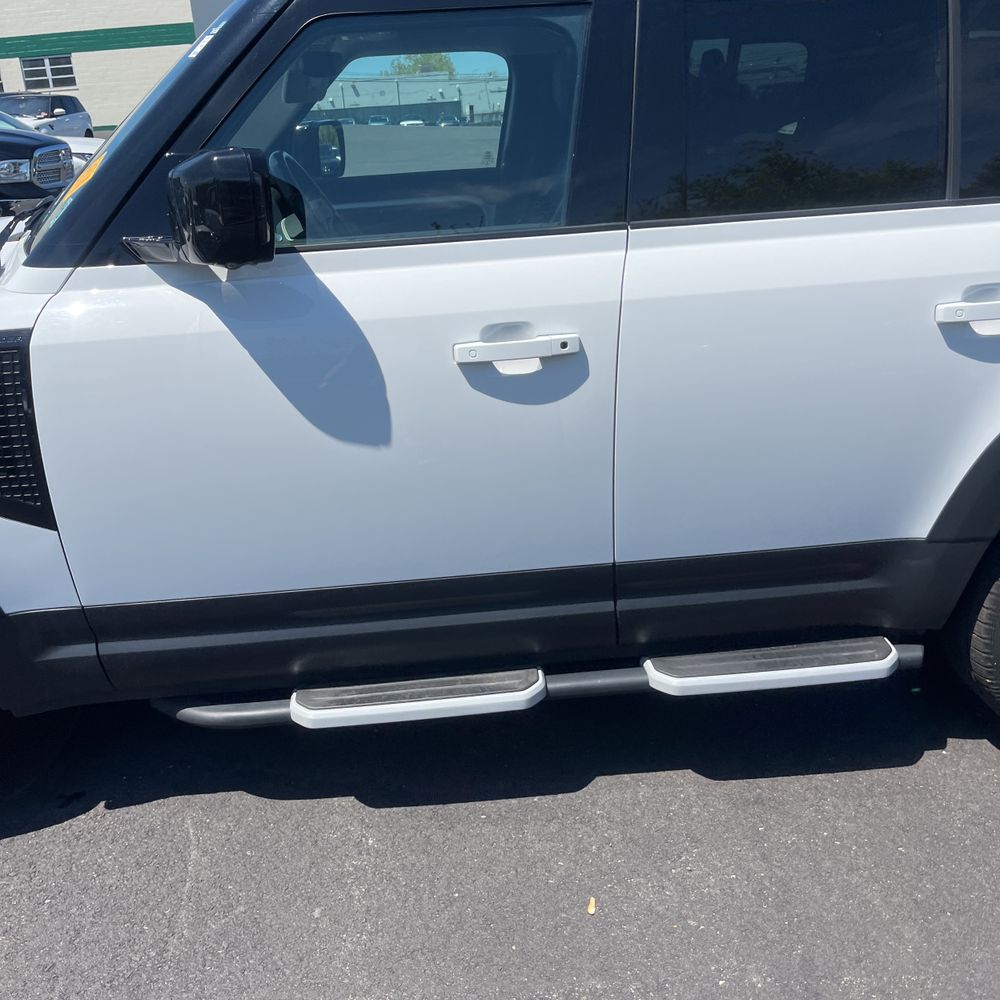 2023 Land Rover Defender 130 SE