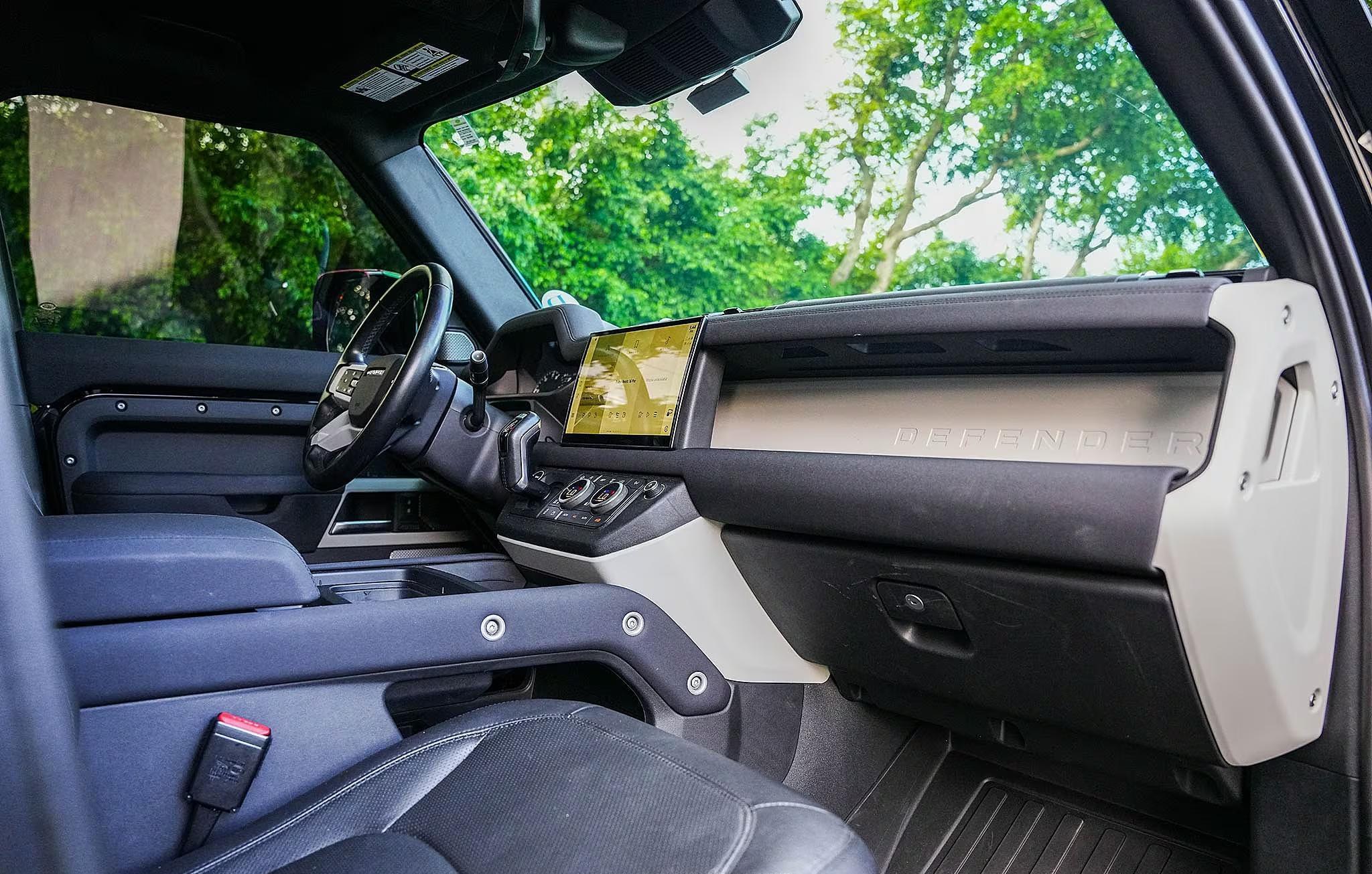 2023 Land Rover Defender 130 SE Trophy Edition