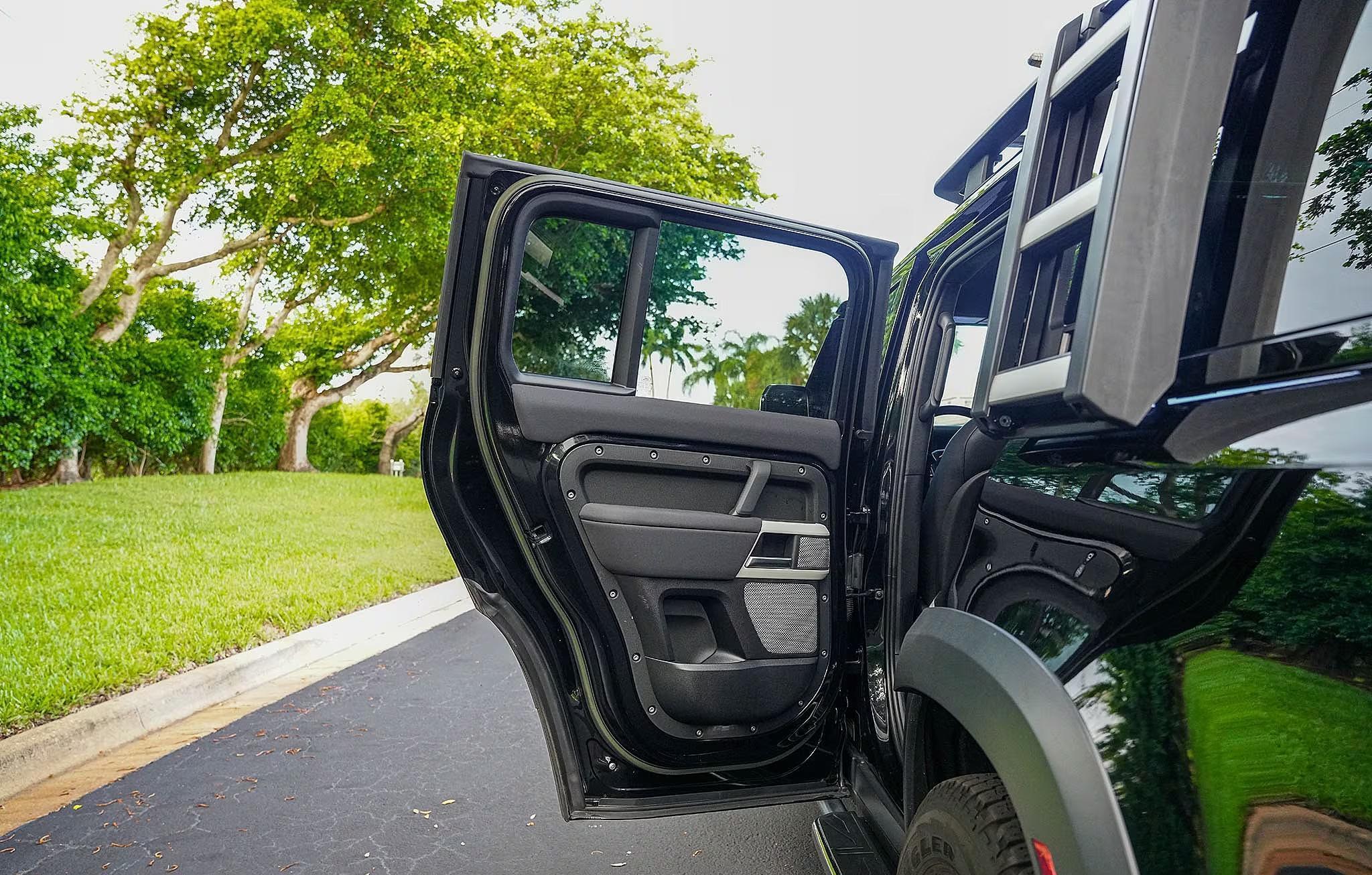 2023 Land Rover Defender 130 SE Trophy Edition