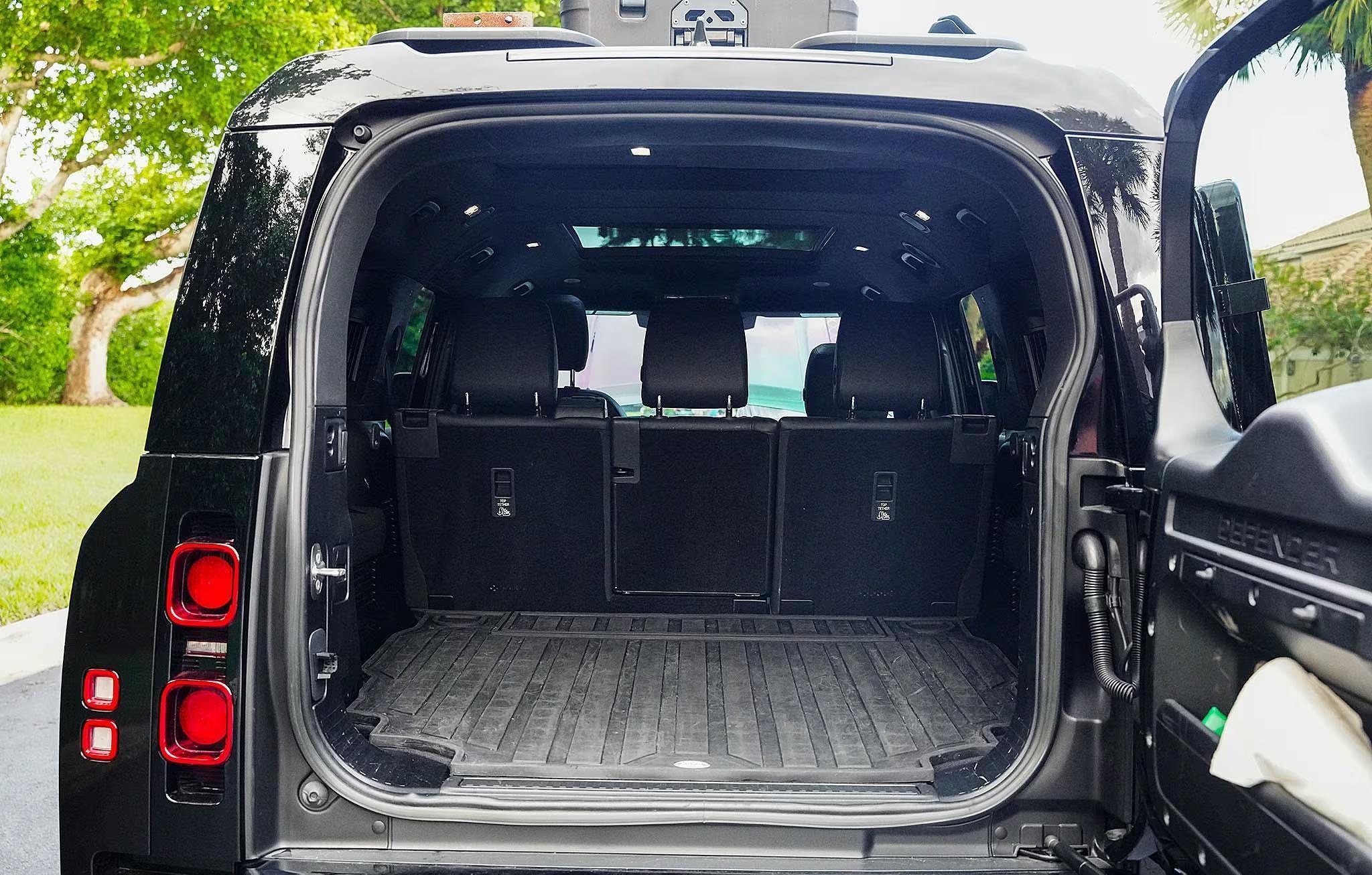 2023 Land Rover Defender 130 SE Trophy Edition