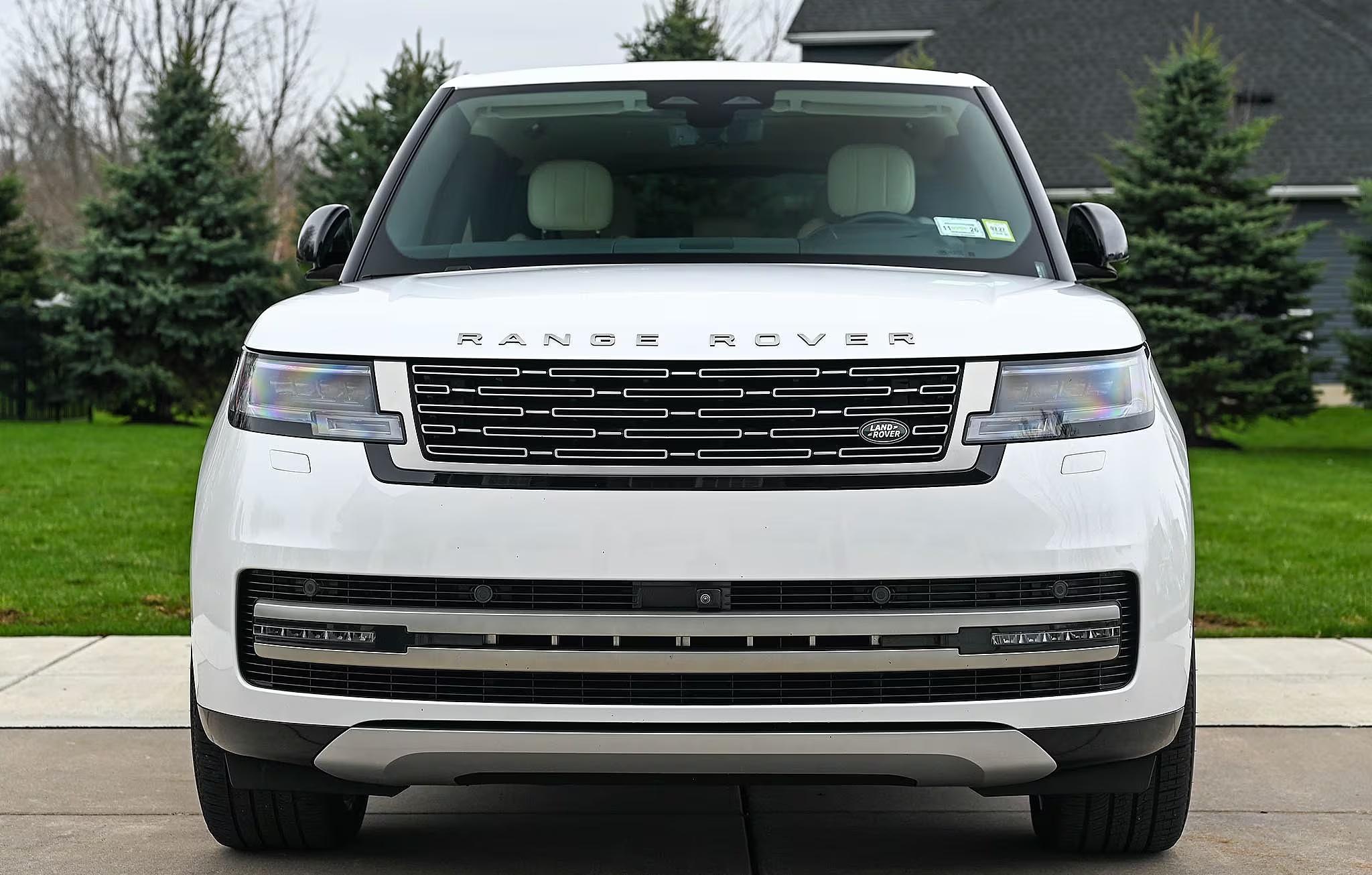 2025 Land Rover Range Rover SE P530