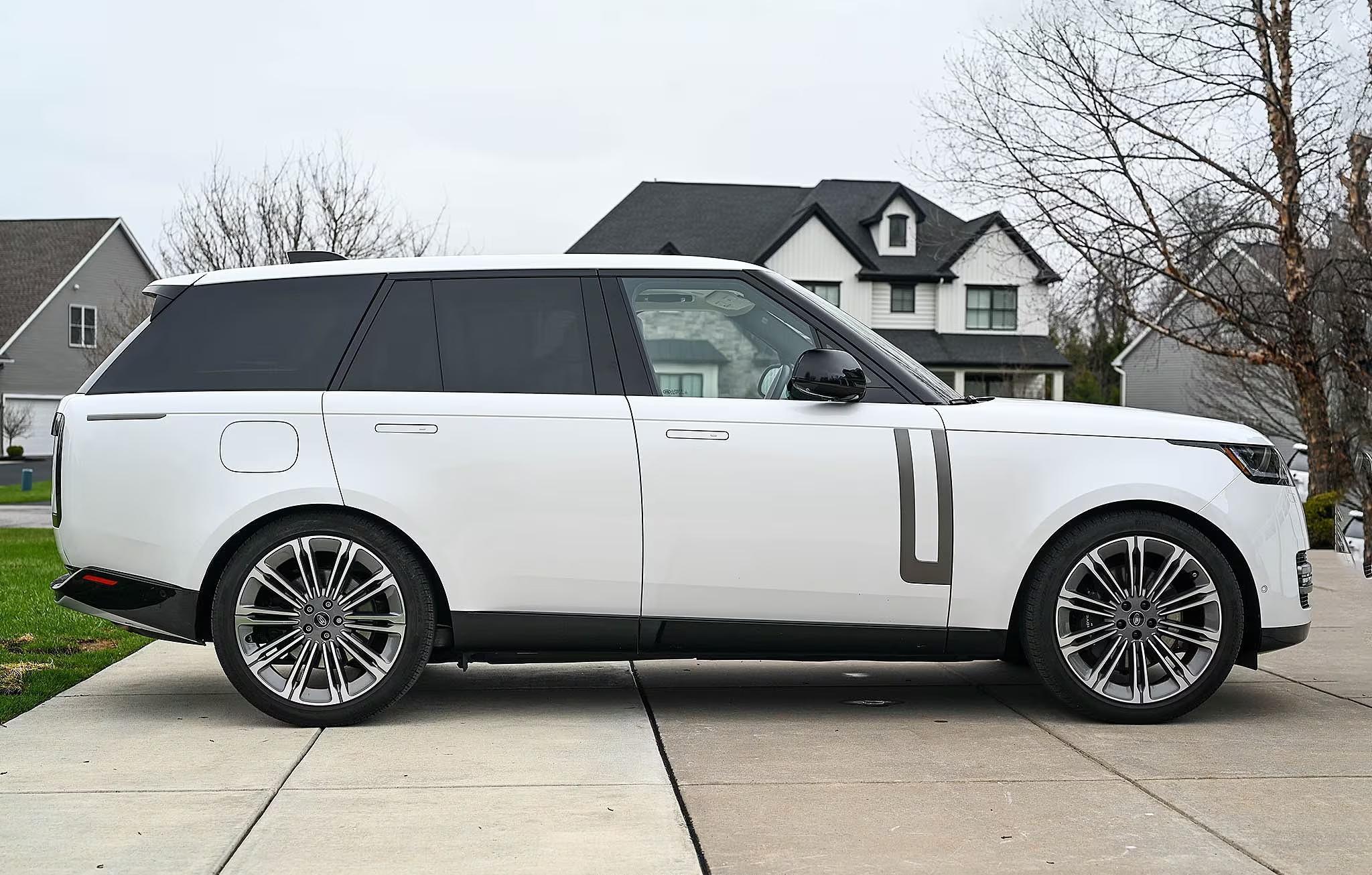 2025 Land Rover Range Rover SE P530