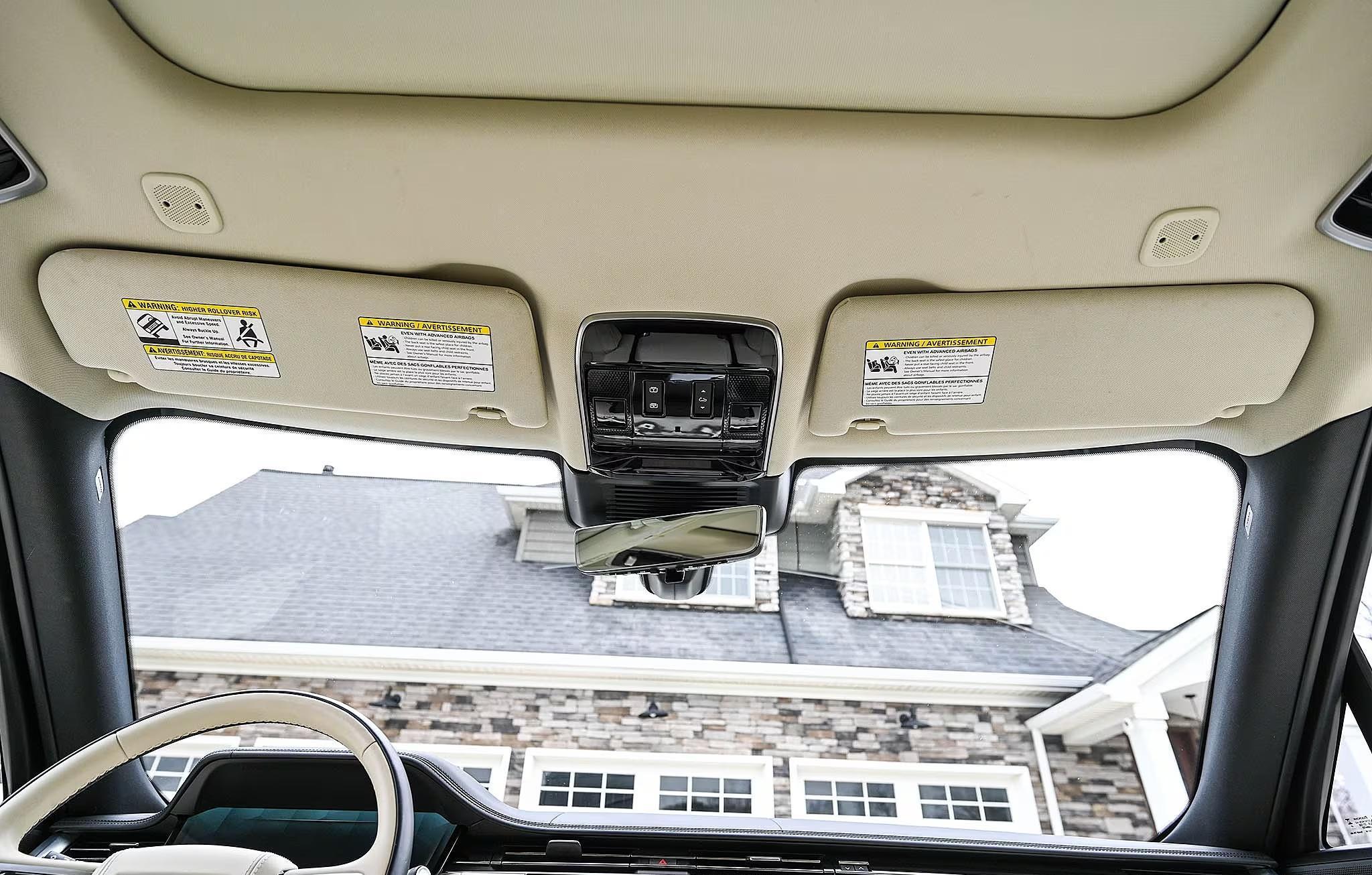 2025 Land Rover Range Rover SE P530