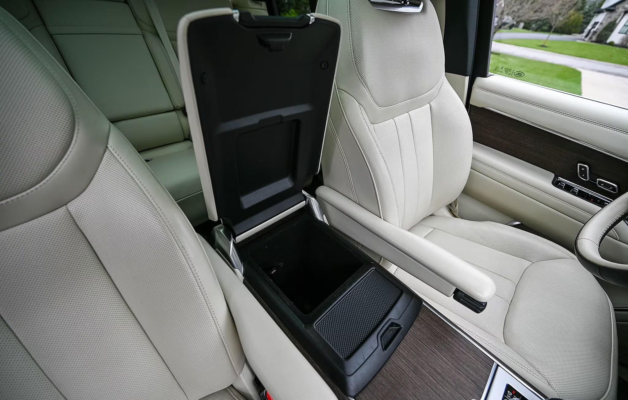 2025 Land Rover Range Rover SE P530