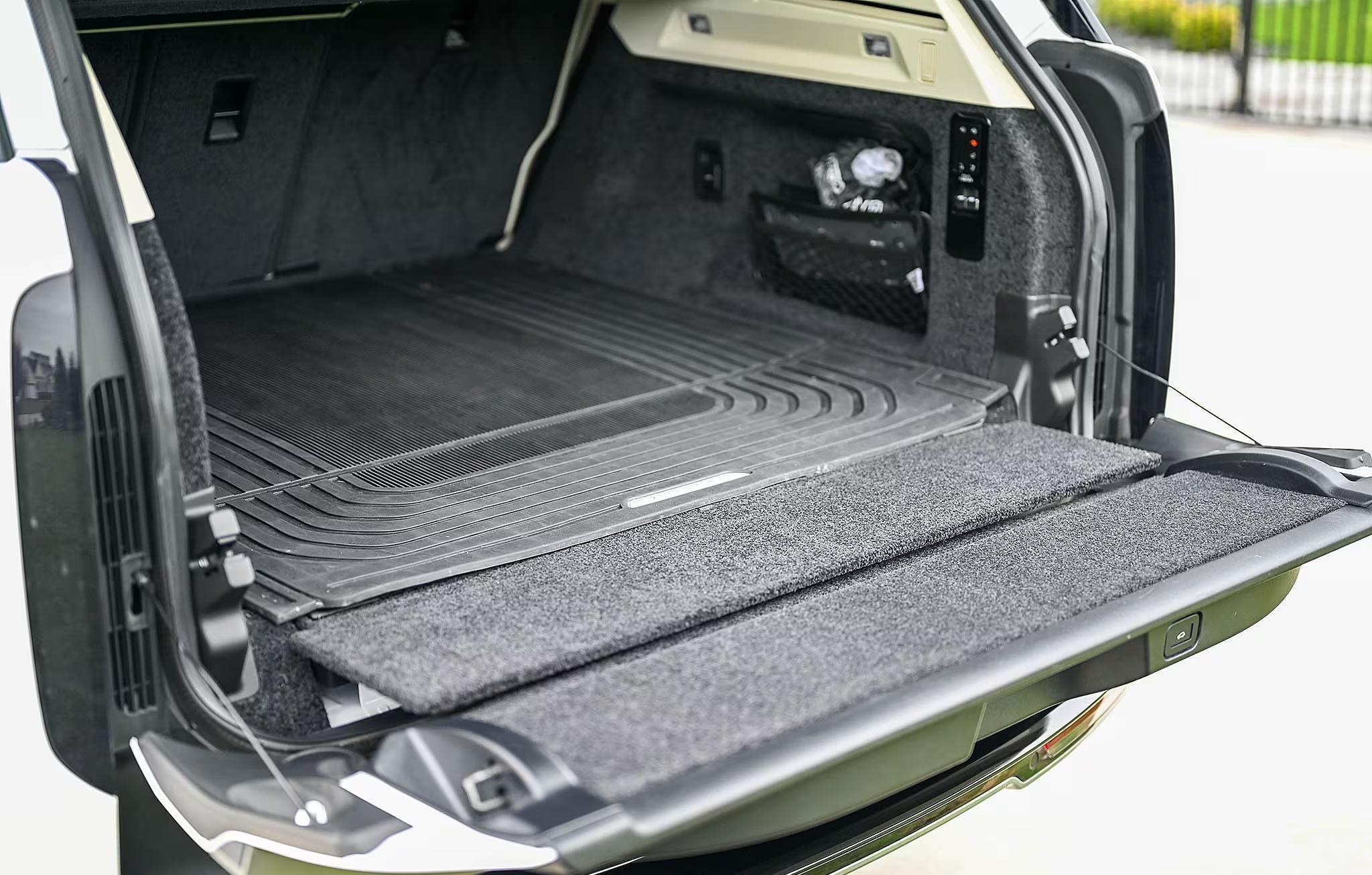 2025 Land Rover Range Rover SE P530