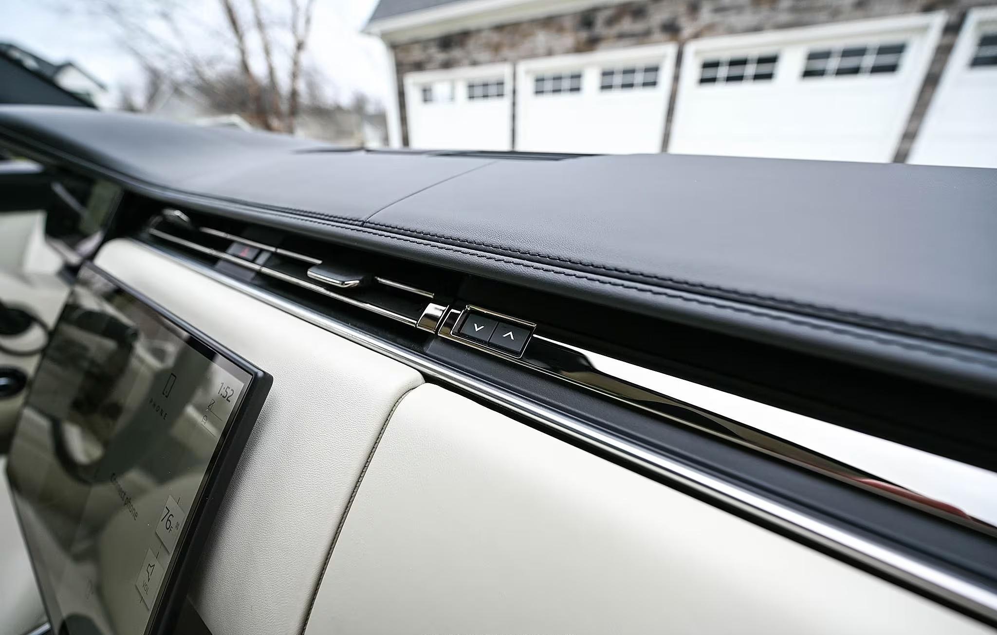 2025 Land Rover Range Rover SE P530