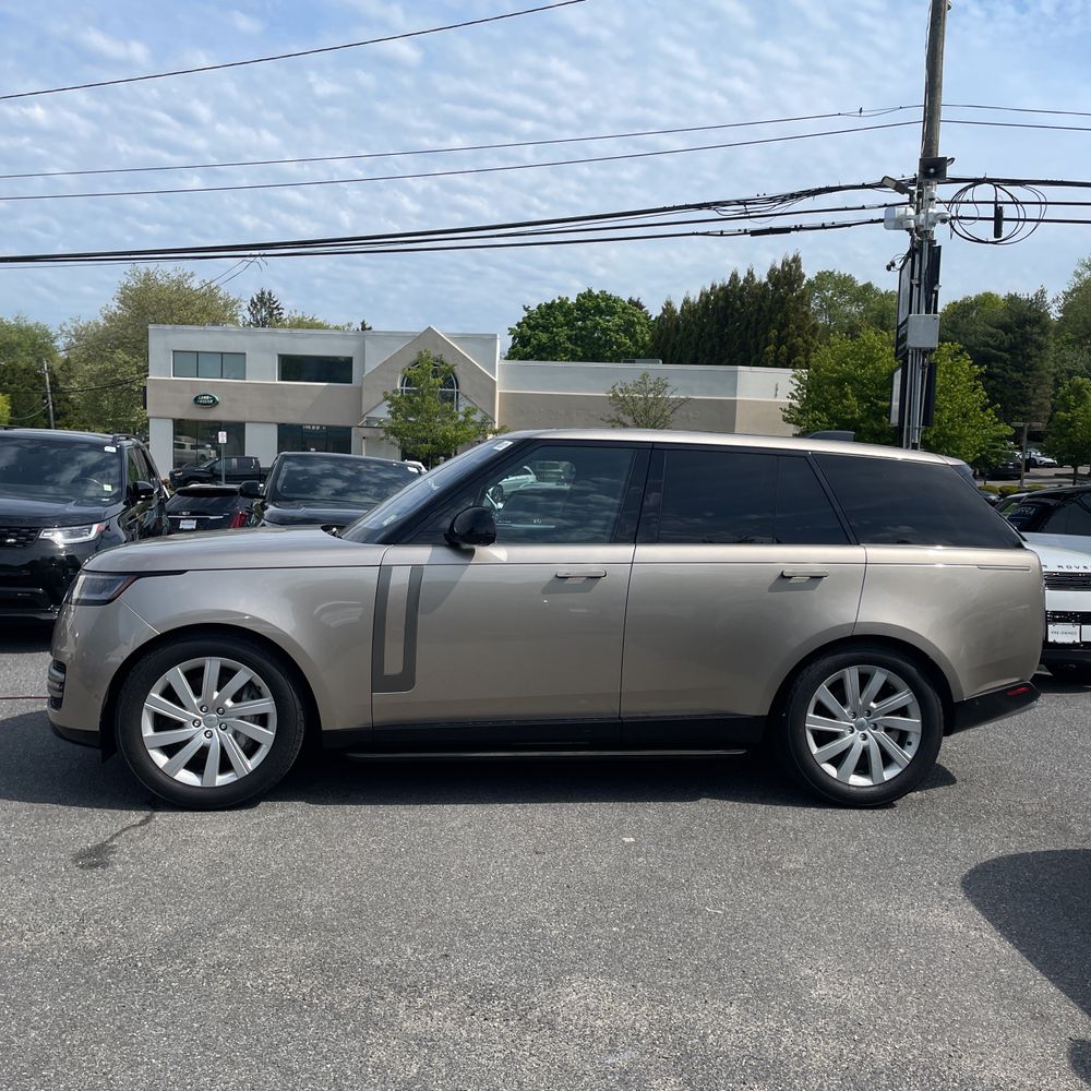 2023 Land Rover Range Rover P400 SE