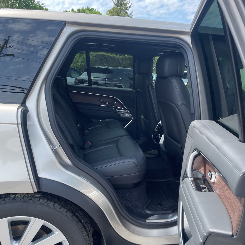 2023 Land Rover Range Rover P400 SE