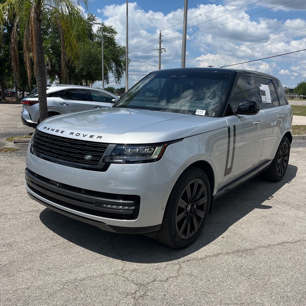 2025 Land Rover Range Rover P400 SE