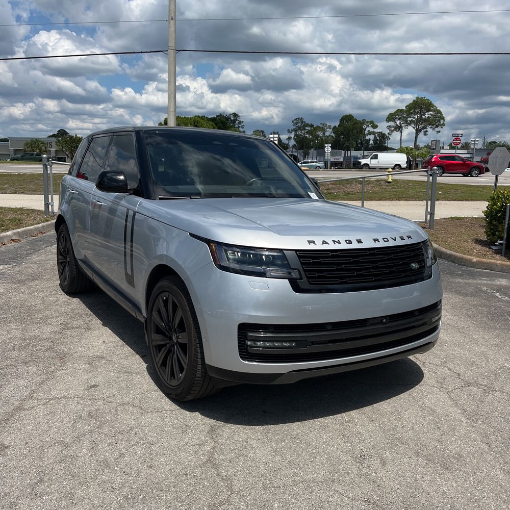 2025 Land Rover Range Rover P400 SE