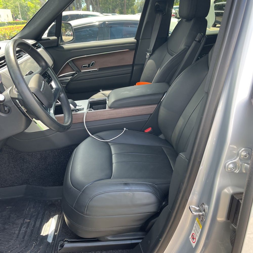 2025 Land Rover Range Rover P400 SE