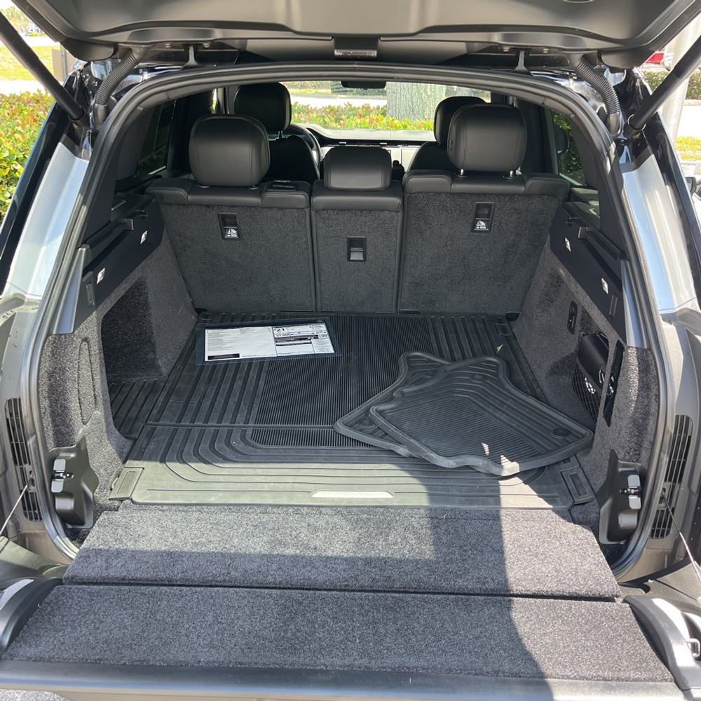 2025 Land Rover Range Rover P400 SE