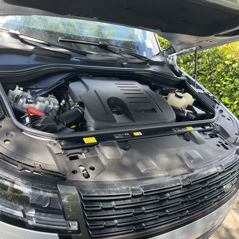 2025 Land Rover Range Rover P400 SE