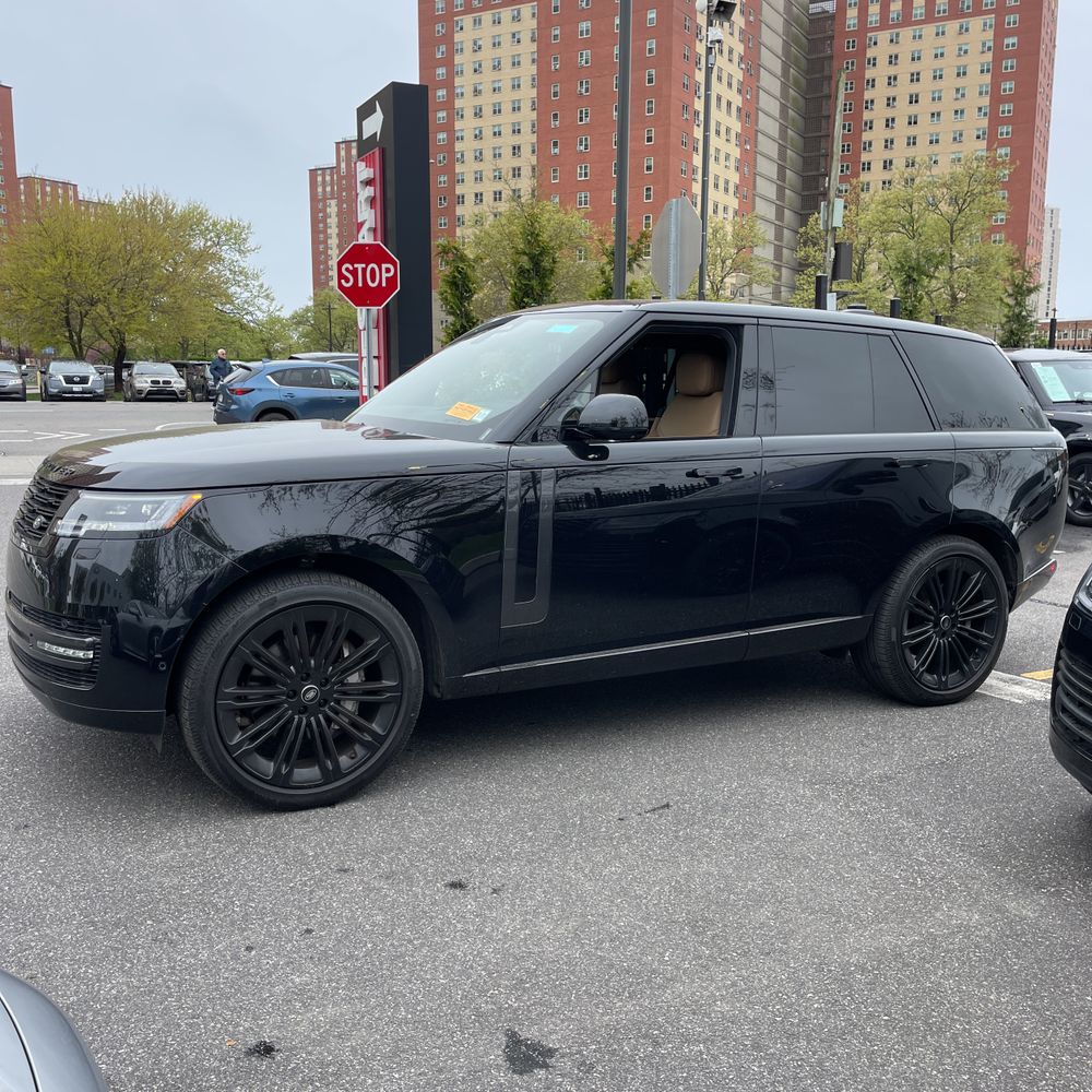 2025 Land Rover Range Rover P400 SE