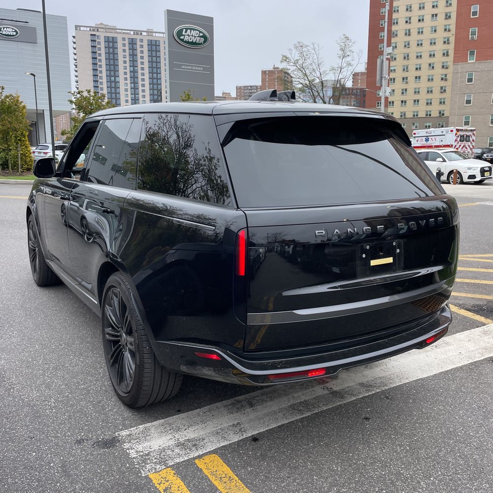 2025 Land Rover Range Rover P400 SE