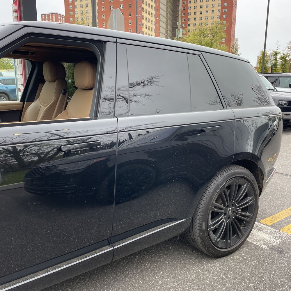 2025 Land Rover Range Rover P400 SE