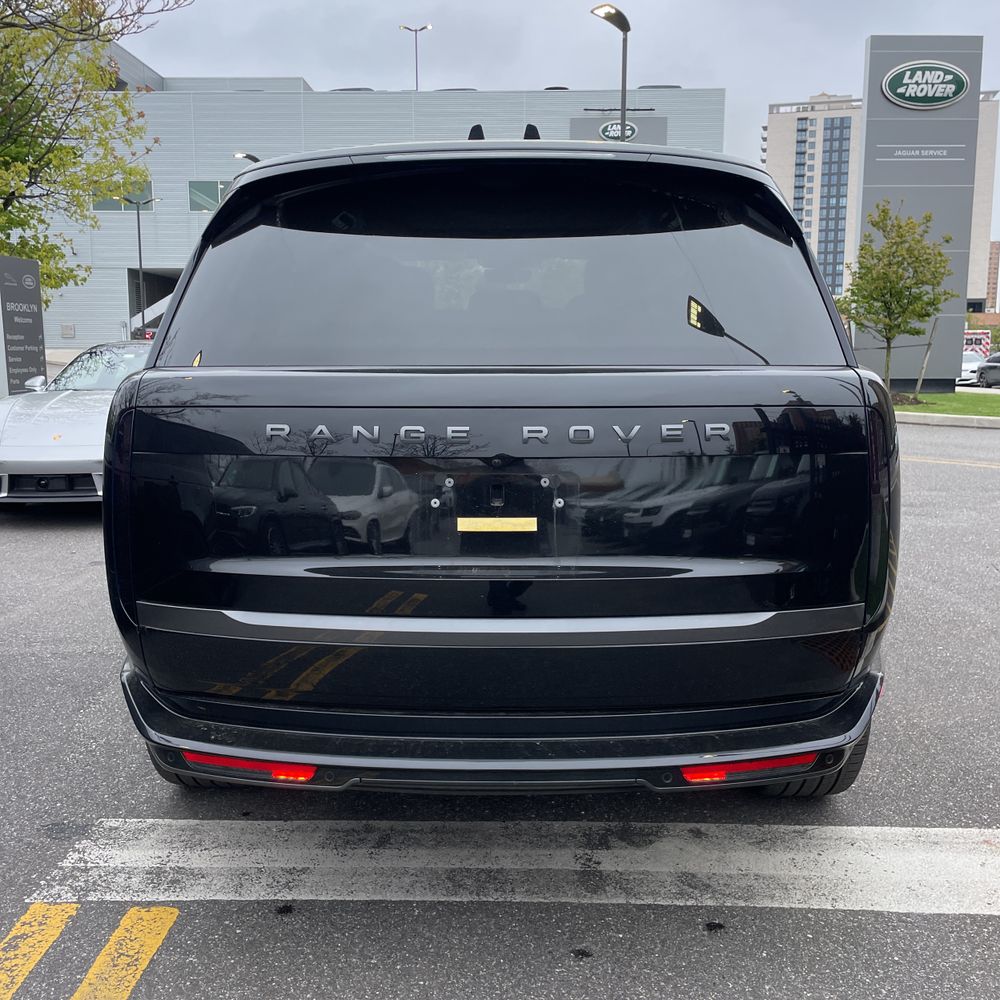 2025 Land Rover Range Rover P400 SE