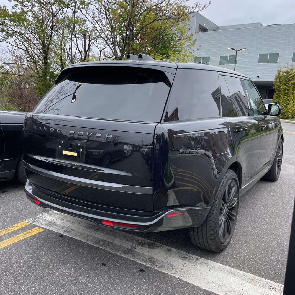2025 Land Rover Range Rover P400 SE