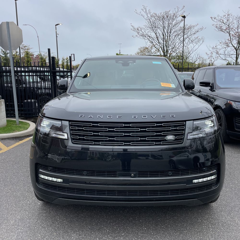2025 Land Rover Range Rover P400 SE