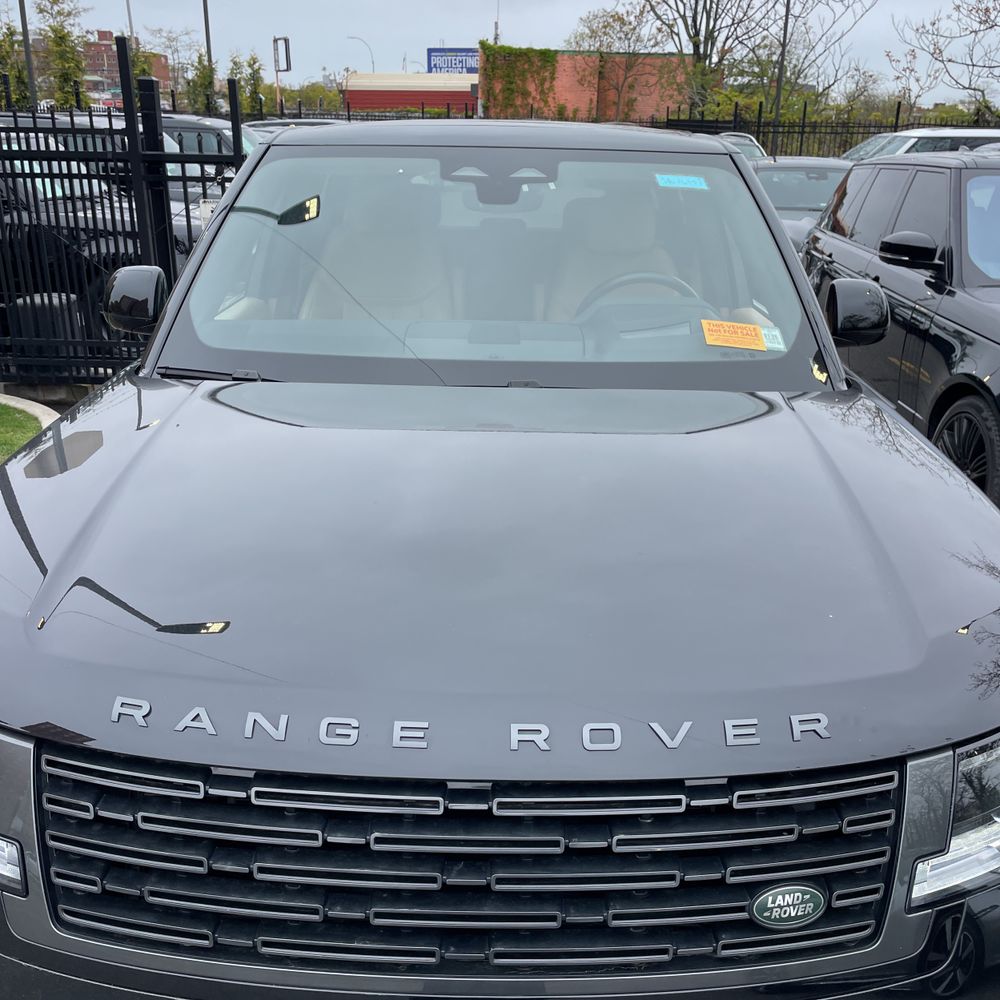 2025 Land Rover Range Rover P400 SE