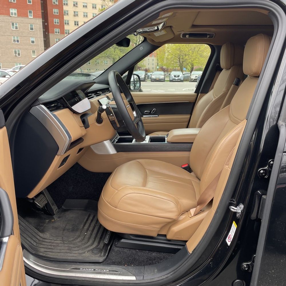 2025 Land Rover Range Rover P400 SE