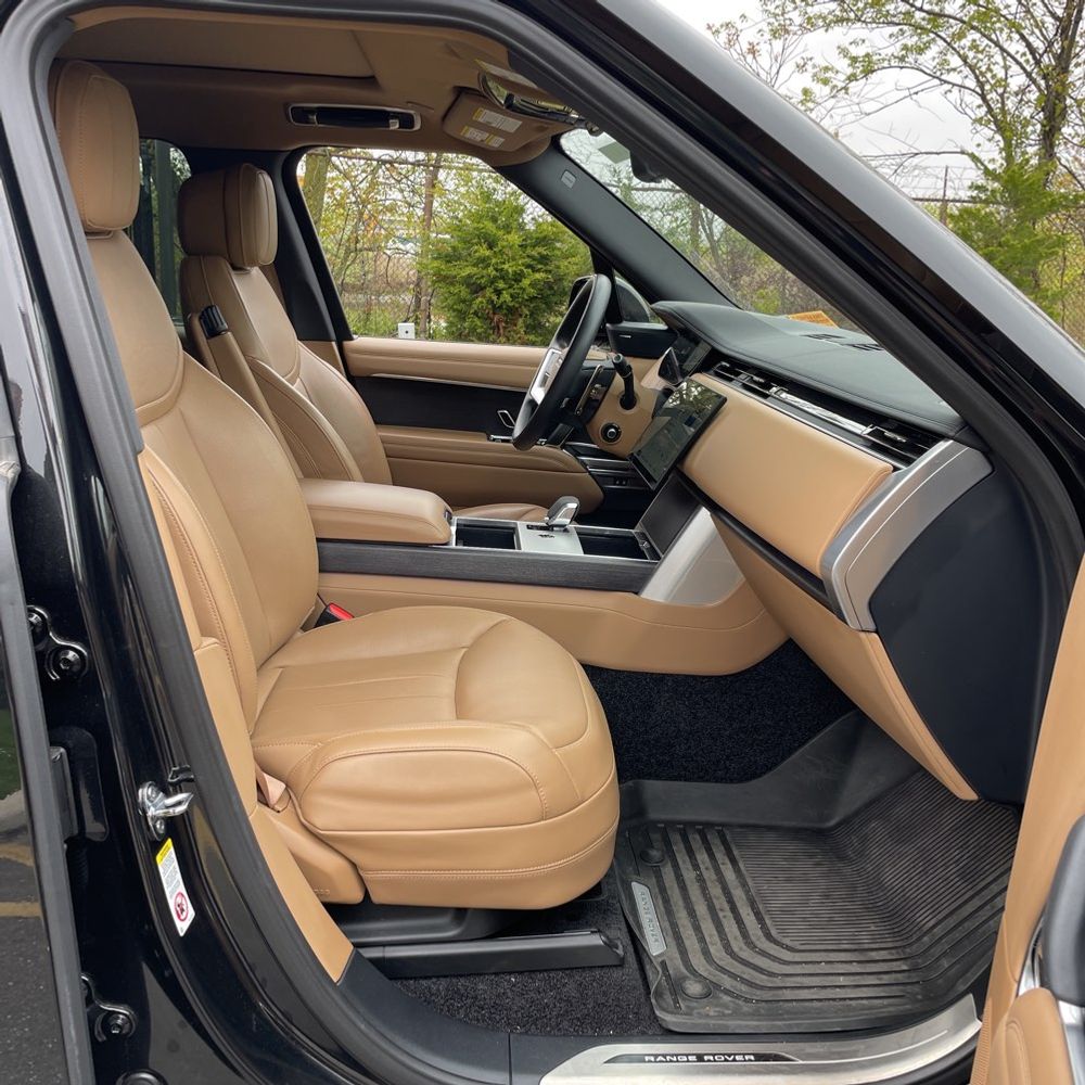 2025 Land Rover Range Rover P400 SE