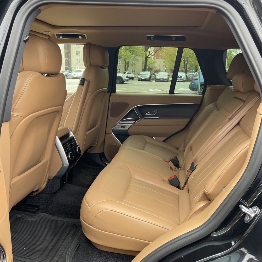 2025 Land Rover Range Rover P400 SE