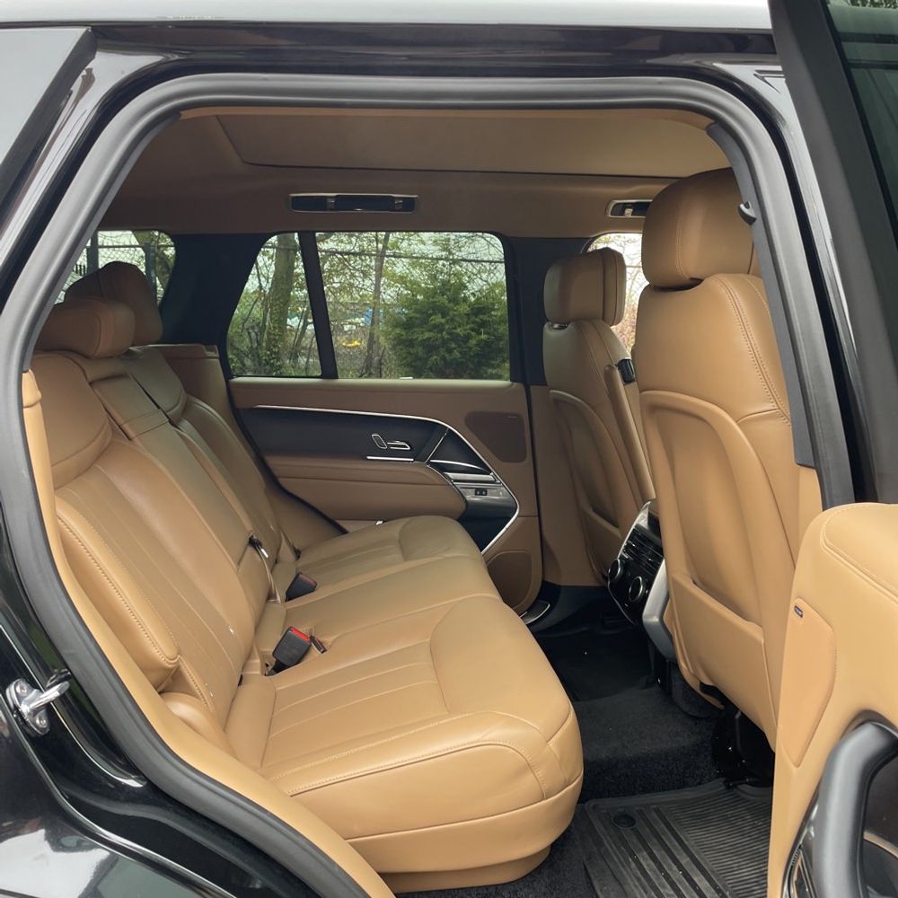 2025 Land Rover Range Rover P400 SE