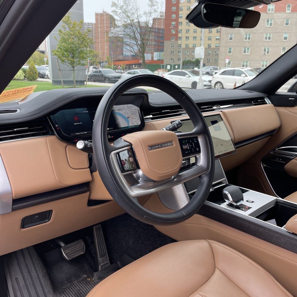 2025 Land Rover Range Rover P400 SE