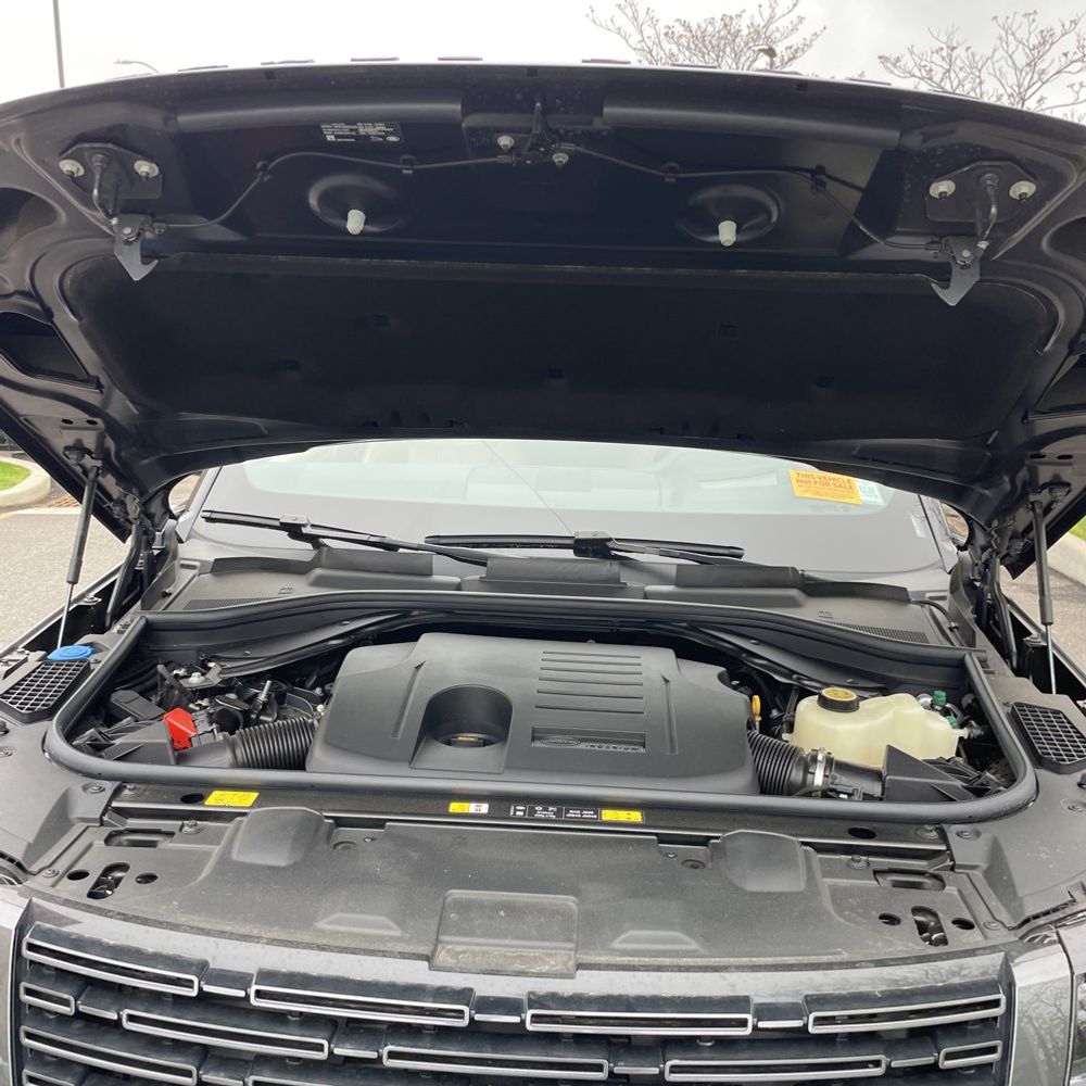 2025 Land Rover Range Rover P400 SE