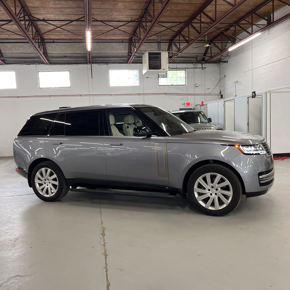 2024 Land Rover Range Rover P400 SE LWB
