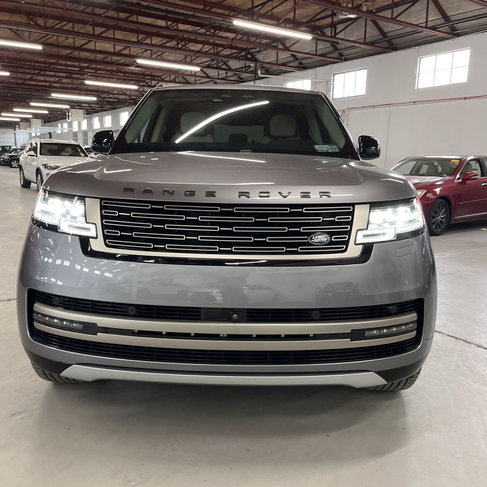2024 Land Rover Range Rover P400 SE LWB