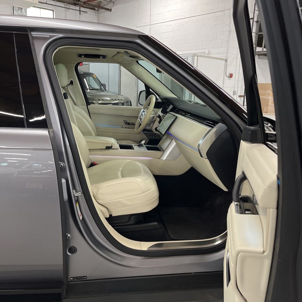 2024 Land Rover Range Rover P400 SE LWB