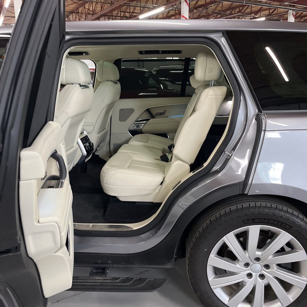 2024 Land Rover Range Rover P400 SE LWB