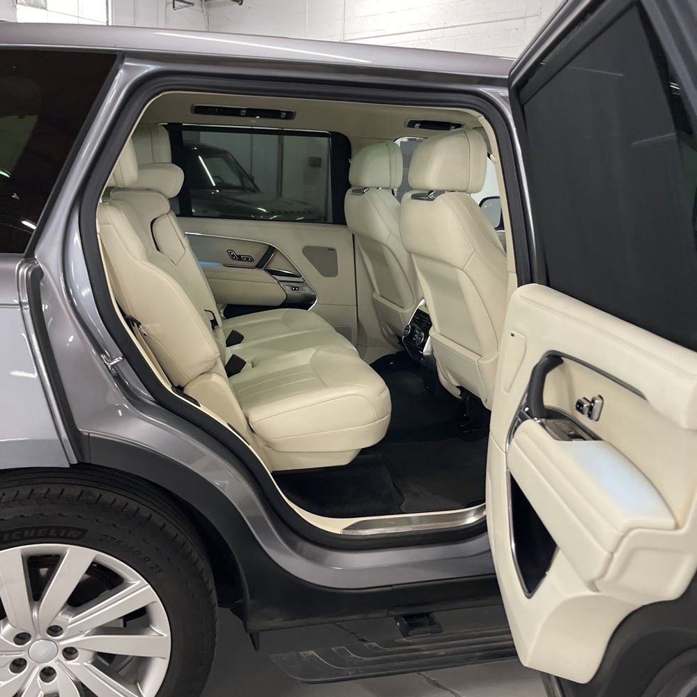 2024 Land Rover Range Rover P400 SE LWB