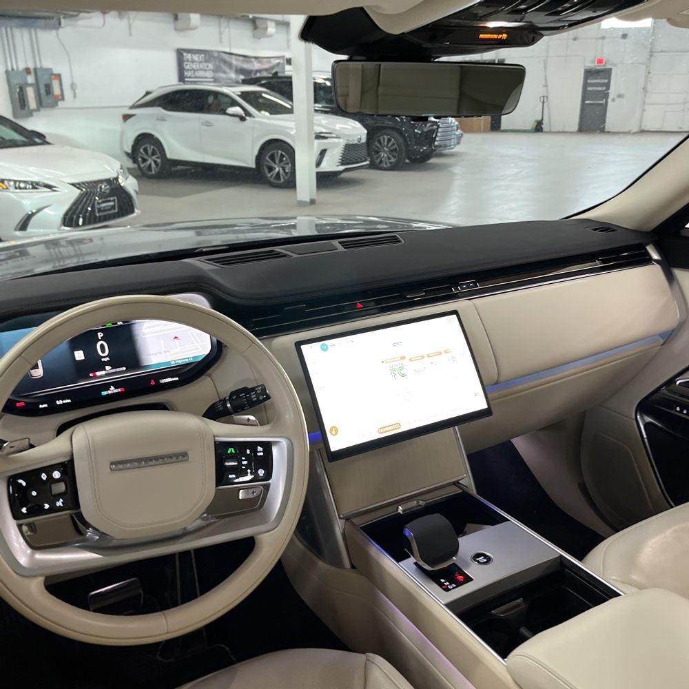 2024 Land Rover Range Rover P400 SE LWB