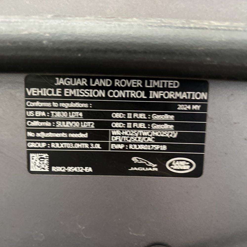 2024 Land Rover Range Rover P400 SE LWB
