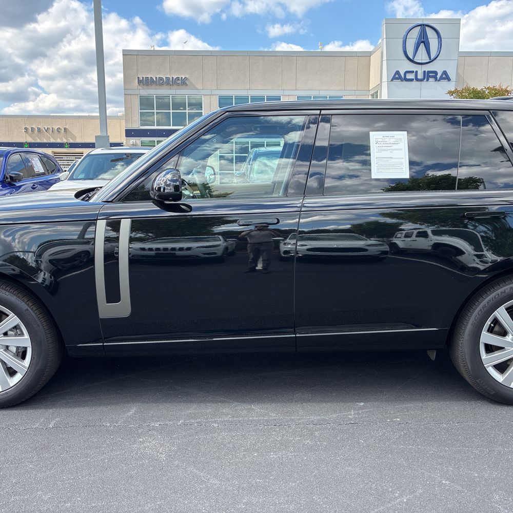 2025 Land Rover Range Rover P400 SE LWB
