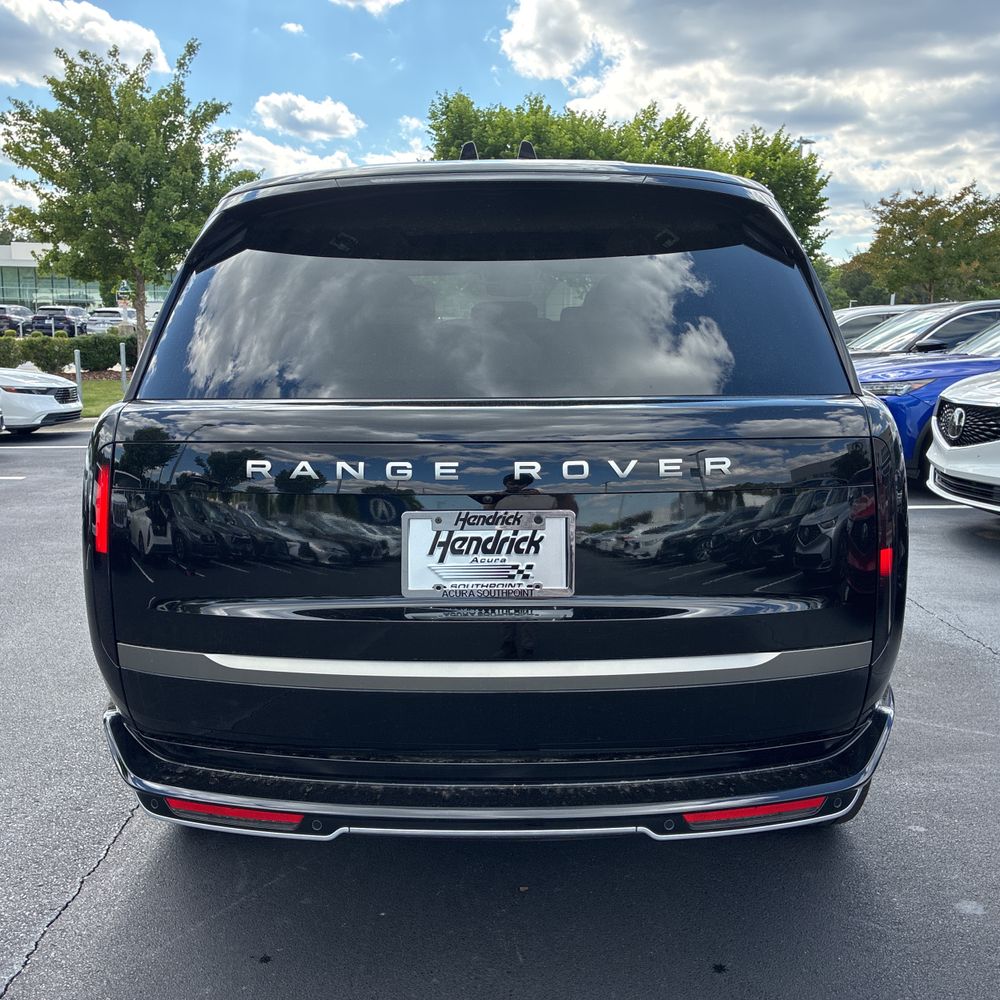 2025 Land Rover Range Rover P400 SE LWB