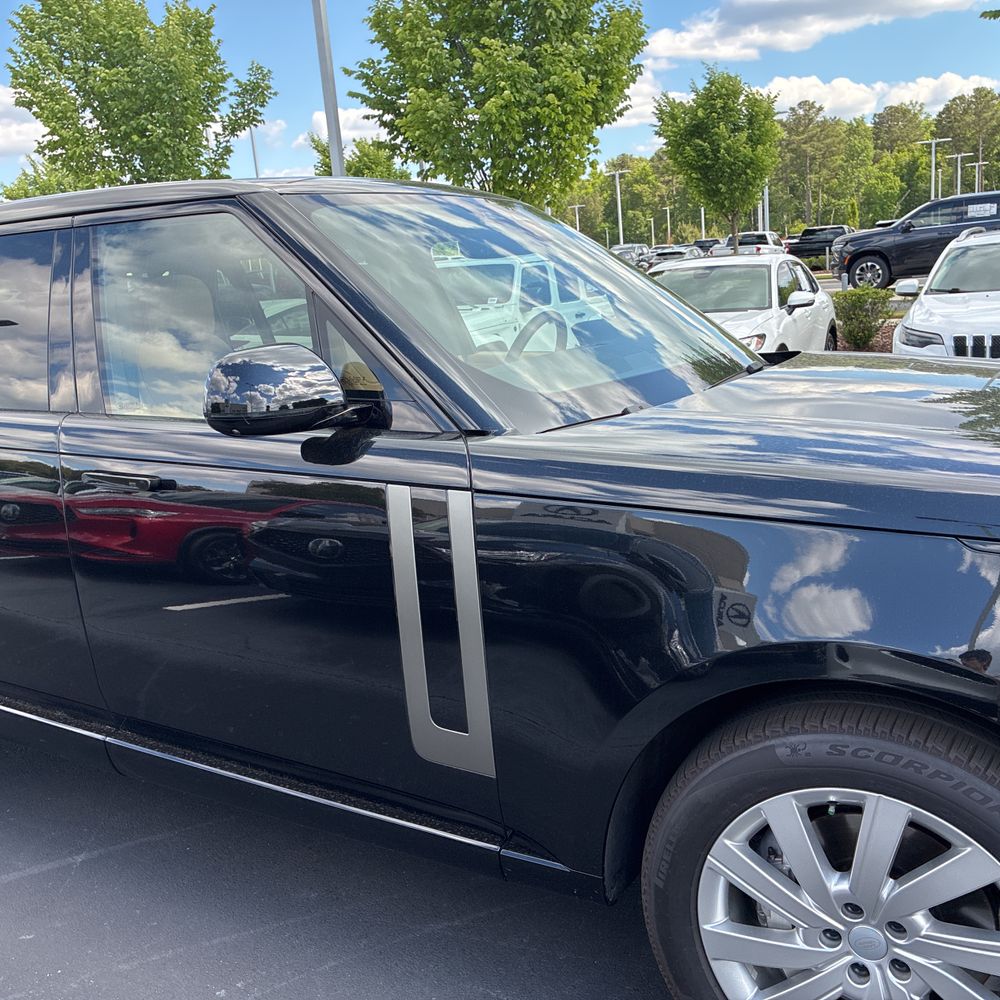 2025 Land Rover Range Rover P400 SE LWB
