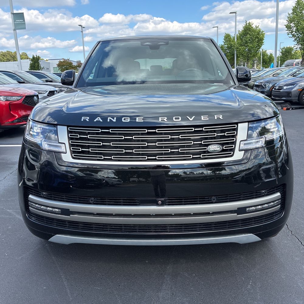 2025 Land Rover Range Rover P400 SE LWB